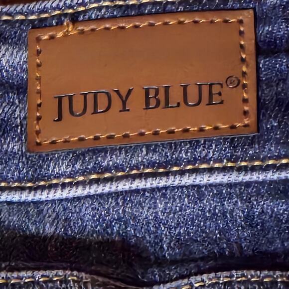 Judy Blue Women’s Boyfriend Fit Distressed Jeans, Size 13/31 - Picture 6 of 7
